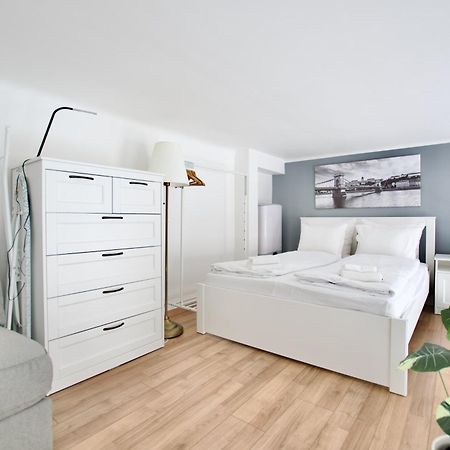 Studio Apartments By Hi5- Cozy Studio Budapest Luaran gambar